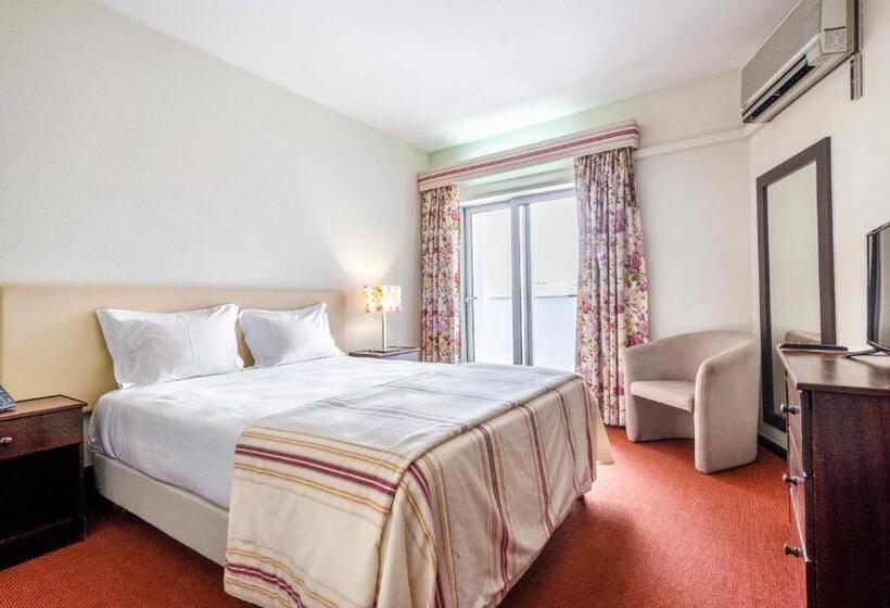 غرفة قياسية, Católica