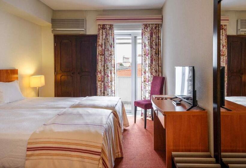 غرفة قياسية, Católica