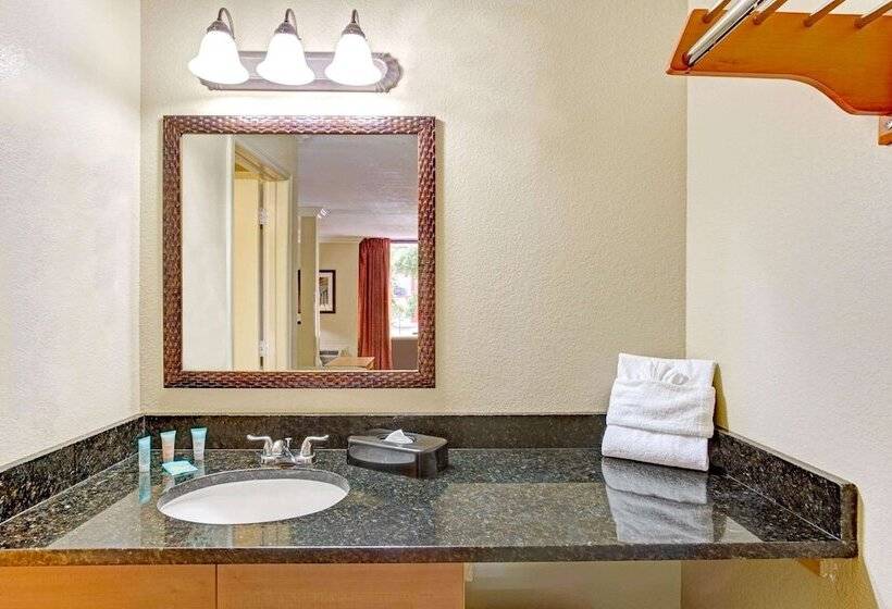 Номер Стандарт Адаптированный для Инвалидов, Days Inn By Wyndham Kissimmee West