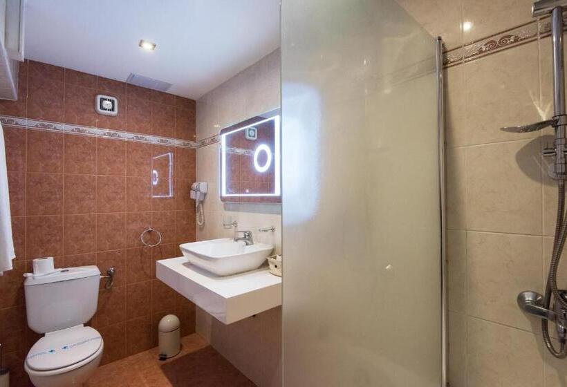 جناح مزوَّد بشرفة, Devin Spa