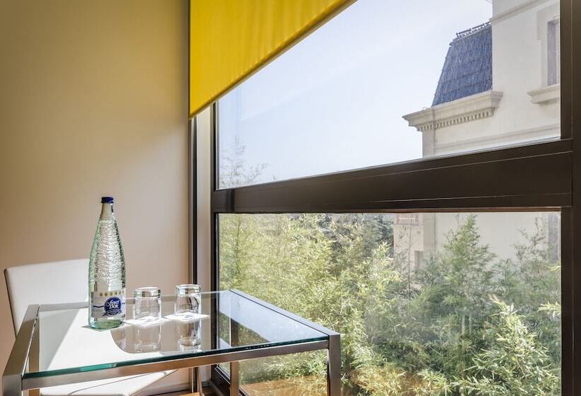 اتاق استاندارد, Ikonik Anglí