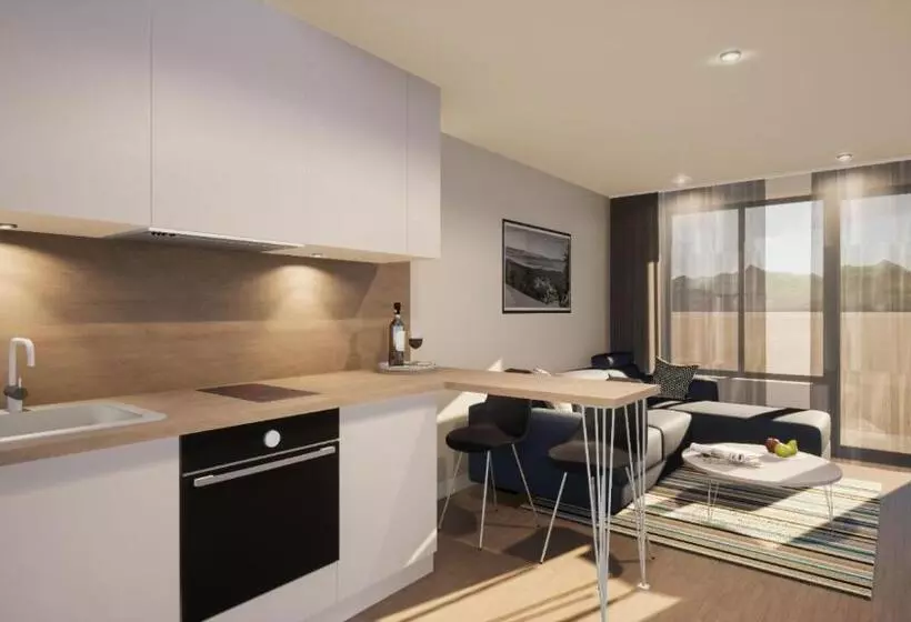 スイート, Festa Chamkoria Apartments