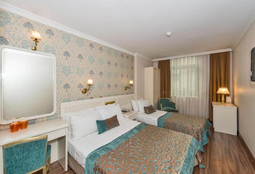 اتاق خانوادگی, Green Anka