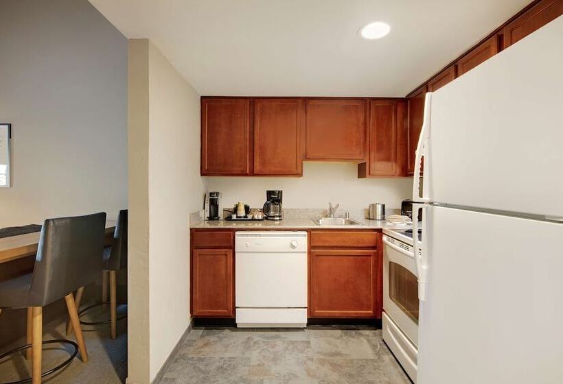Стандартный Номер Кровать Кинг, Highline Vail  A Doubletree By Hilton