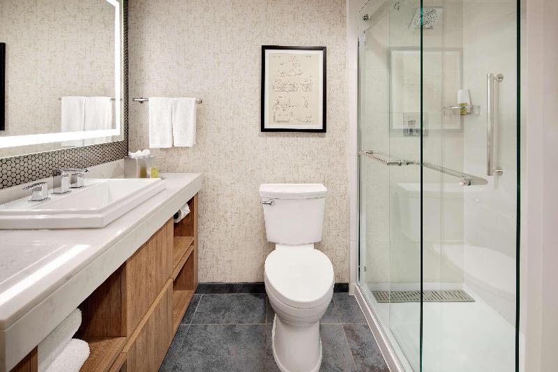 Номер Стандарт с Балконом, Highline Vail A Doubletree By Hilton