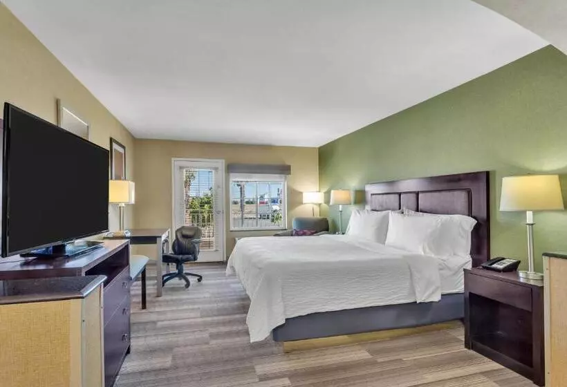 سوئیت با چشم‌انداز, Holiday Inn Express Hotel & Suites El Centro, An Ihg