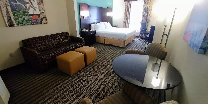 キングサイズベッドのスイートルーム, Holiday Inn Express Hotel & Suites West Point Fort Montgomery, An Ihg