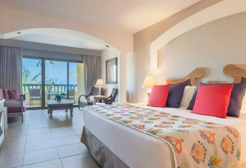 سوئیت جونیور با چشم‌انداز, Iberostar Waves Bahia - All Inclusive