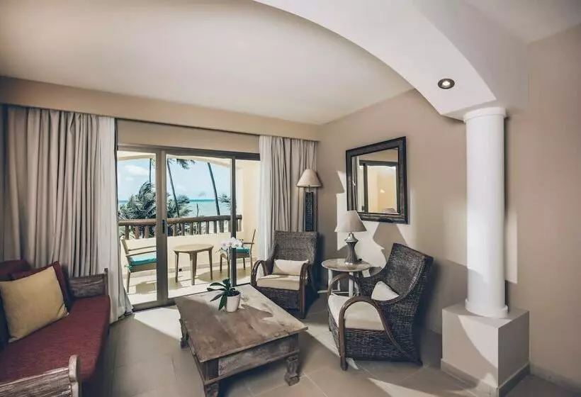 سوییت جونیور با چشم‌انداز دریا, Iberostar Waves Bahia - All Inclusive