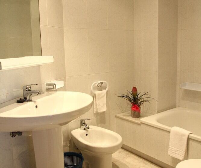 غرفة قياسية, Jr