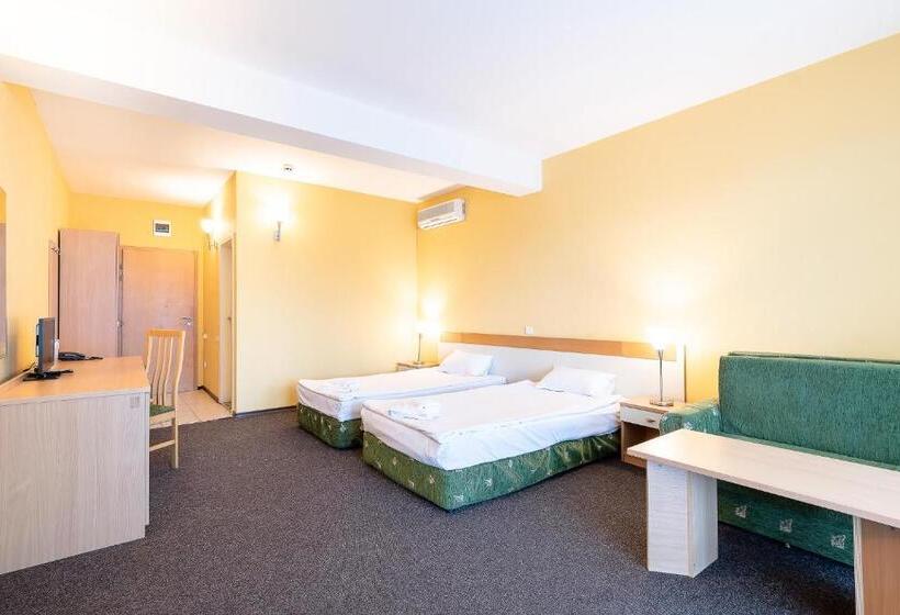 חדר סטנדרט עם מרפסת, Juli