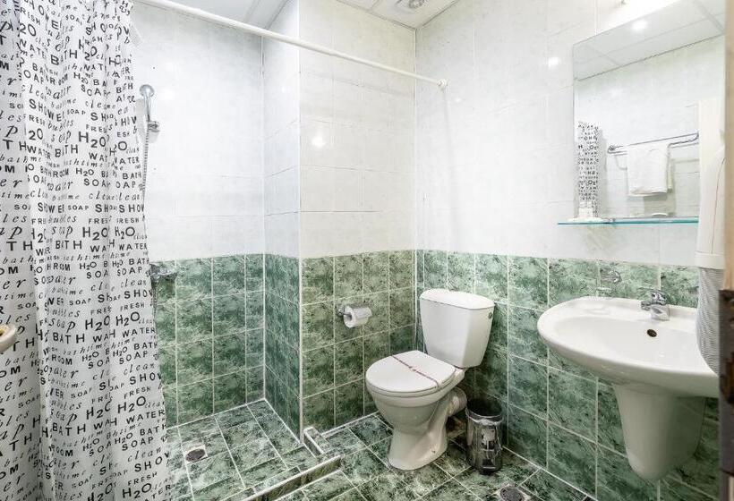 חדר סטנדרט לשלושה עם מרפסת, Juli