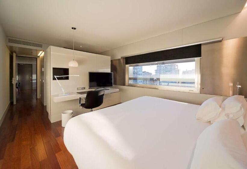 سوییت جونیور, NH Collection Barcelona Constanza