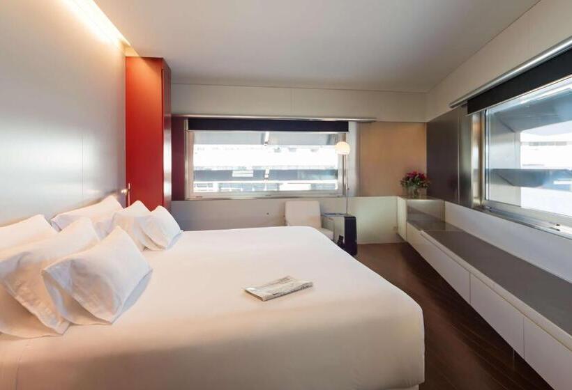 سوییت جونیور, NH Collection Barcelona Constanza