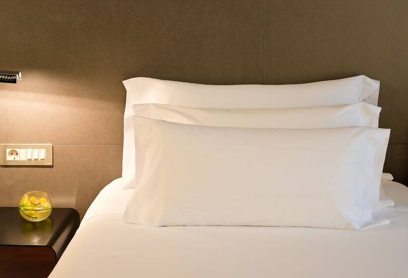 اتاق سوپریور سه تخته, NH Collection Barcelona Constanza