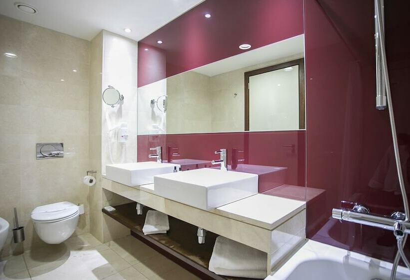 سوییت جونیور, Olissippo Oriente