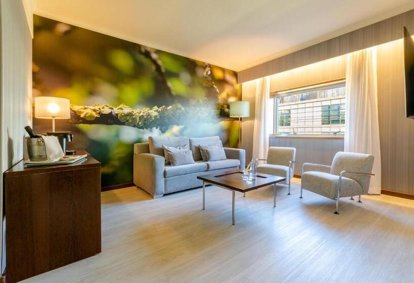 سوییت جونیور, Olissippo Oriente