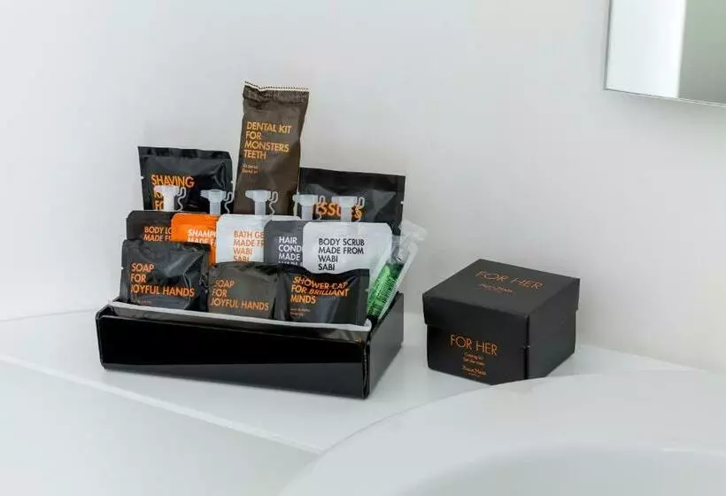 سوییت دوبلکس, Room Mate Alicia