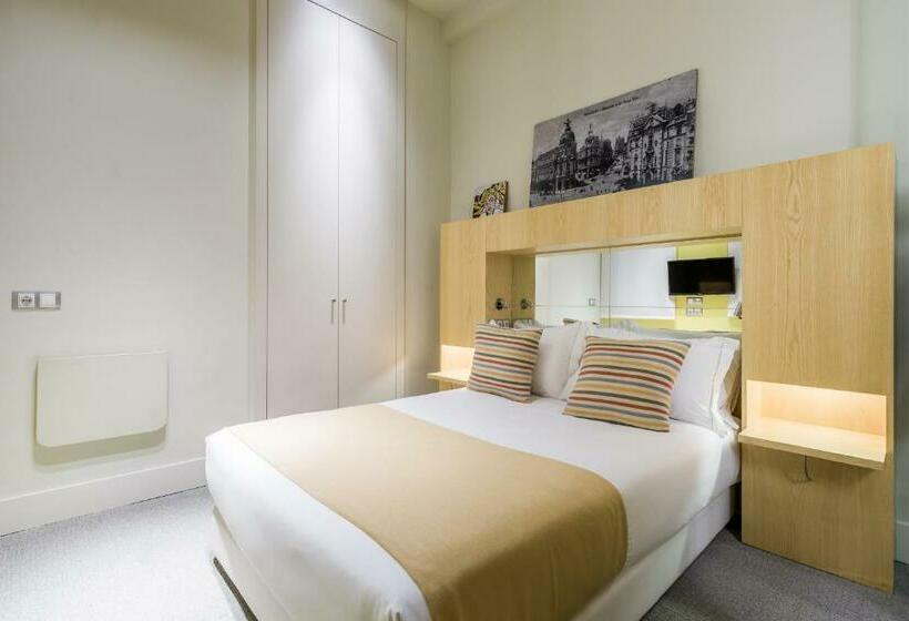 اتاق استاندارد یک نفره, Room Mate Alicia