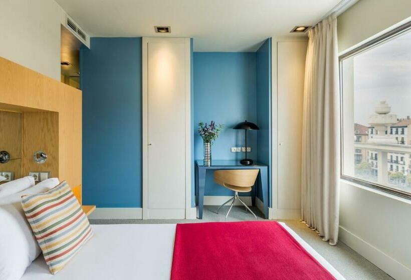 اتاق استاندارد, Room Mate Alicia