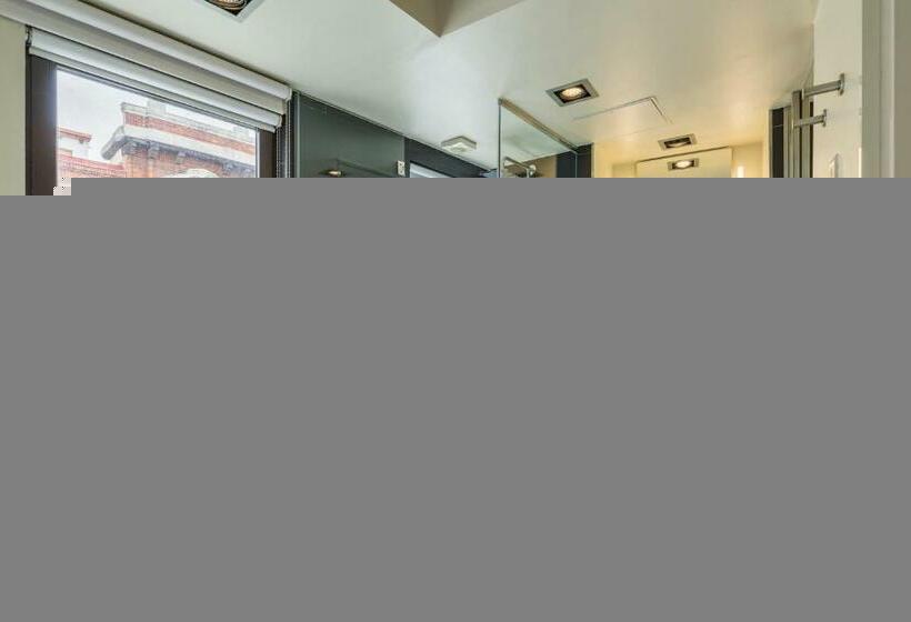 اتاق اجرایی, Room Mate Alicia