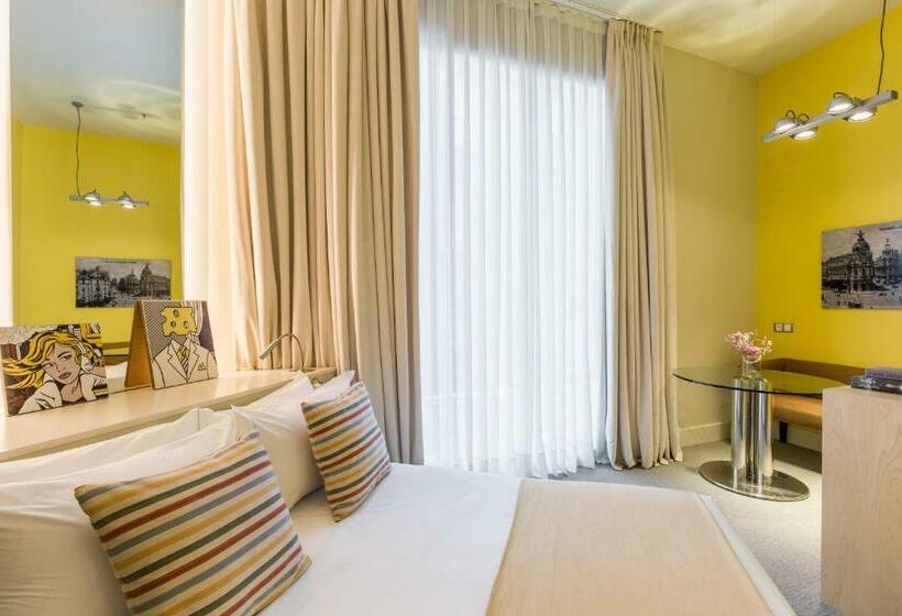 اتاق استاندارد, Room Mate Alicia