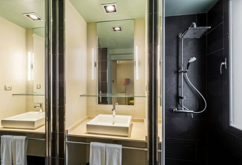 اتاق استاندارد یک نفره, Room Mate Alicia