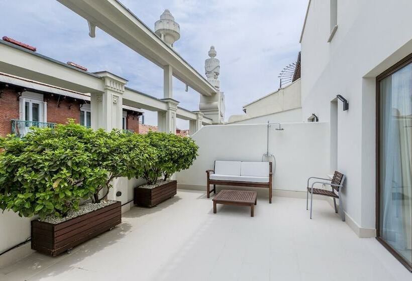 اتاق اجرایی, Room Mate Alicia