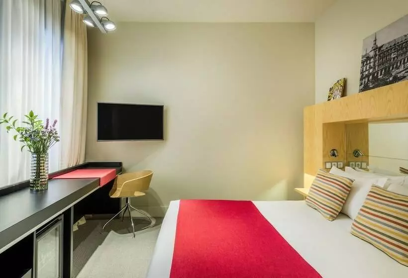 اتاق استاندارد, Room Mate Alicia