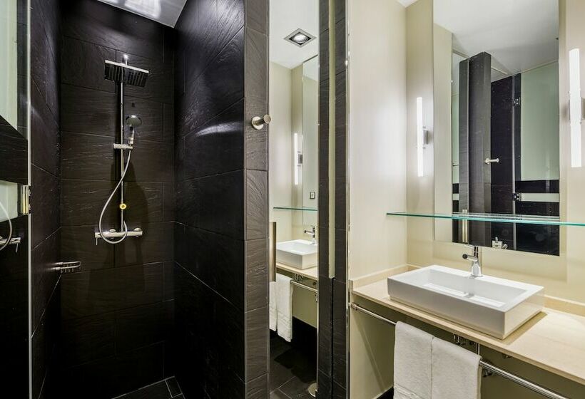 اتاق استاندارد, Room Mate Alicia