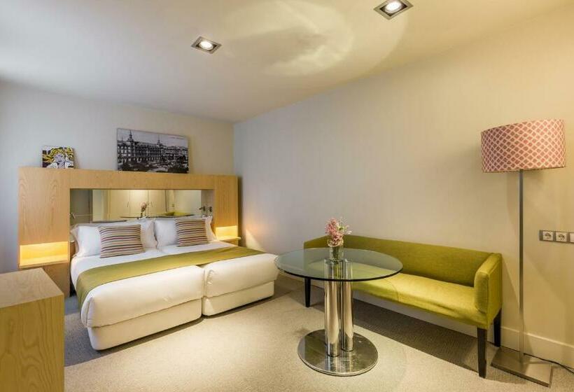 اتاق عادی, Room Mate Alicia