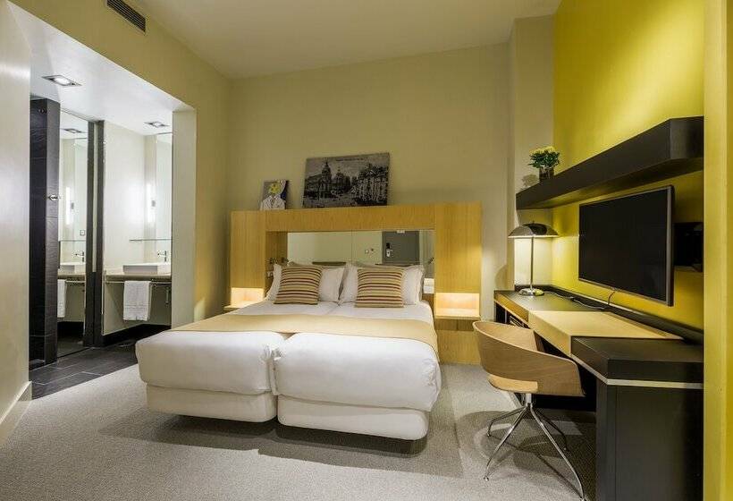 اتاق عادی, Room Mate Alicia