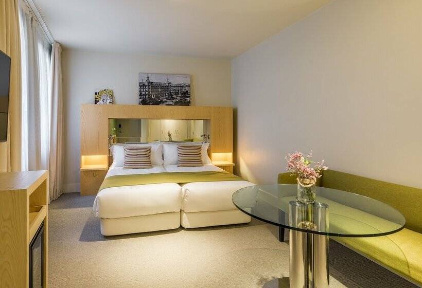 اتاق عادی, Room Mate Alicia