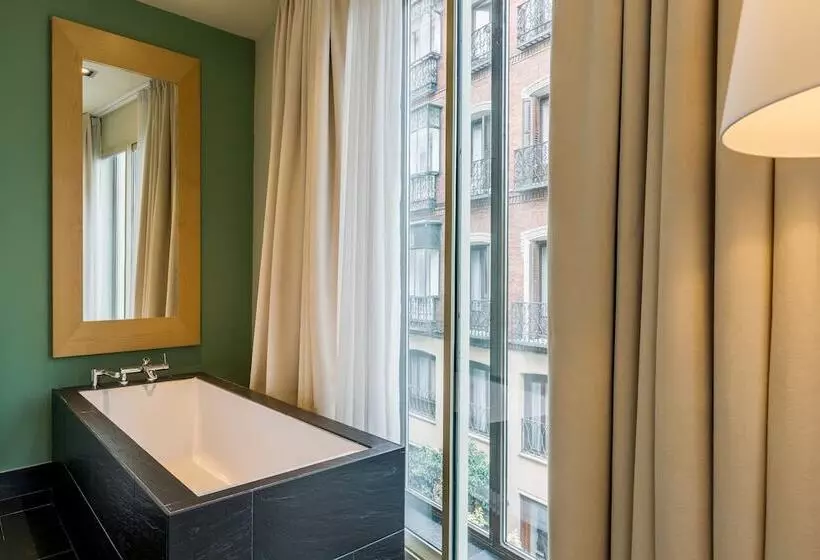 سوییت جونیور, Room Mate Alicia