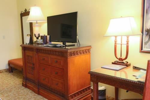 Standart Oda, Rosen Shingle Creek