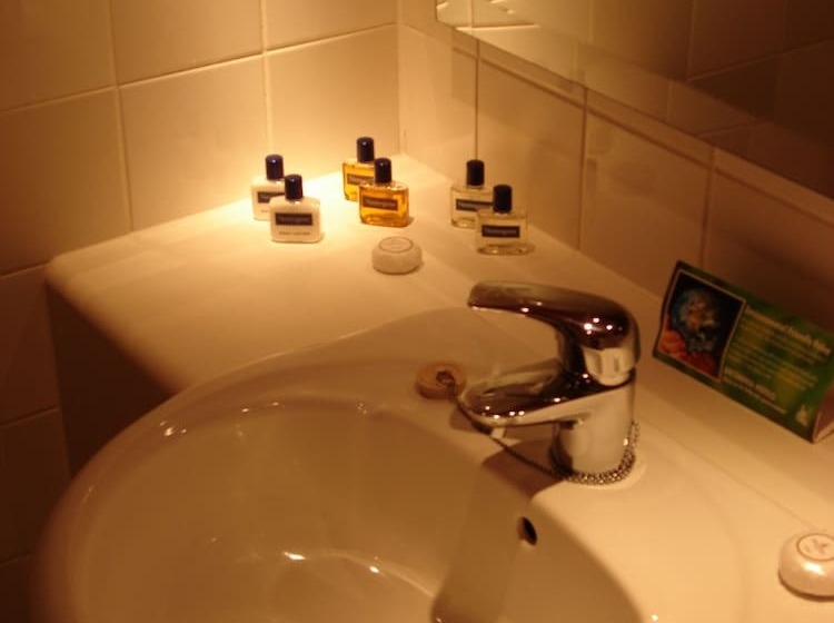 غرفة قياسية فردية, The Britannia Nottingham