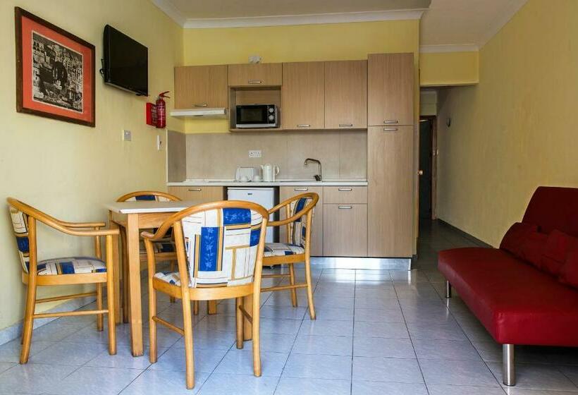 آپارتمان 2 خوابه, The San Anton