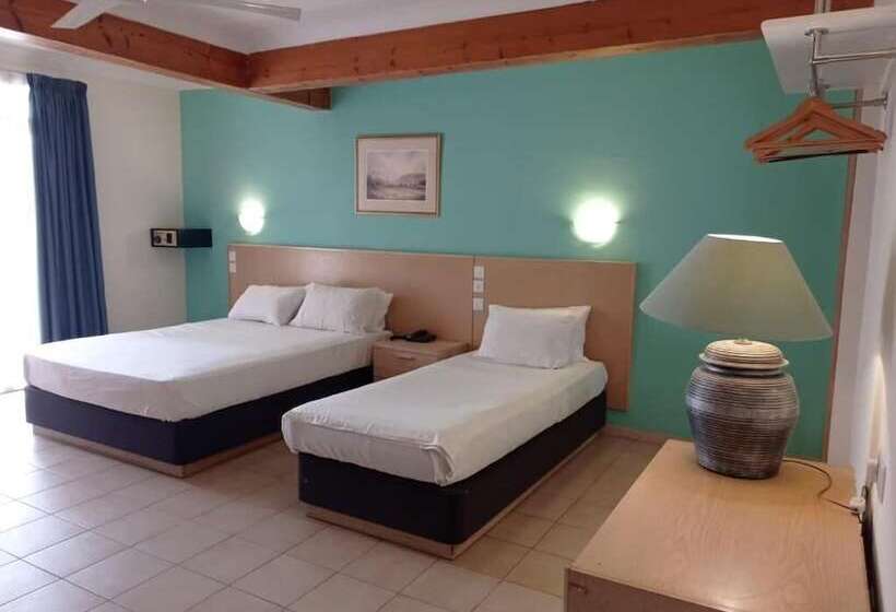 اتاق استاندارد سه نفره, The San Anton