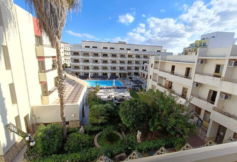اتاق استاندارد سه نفره, The San Anton