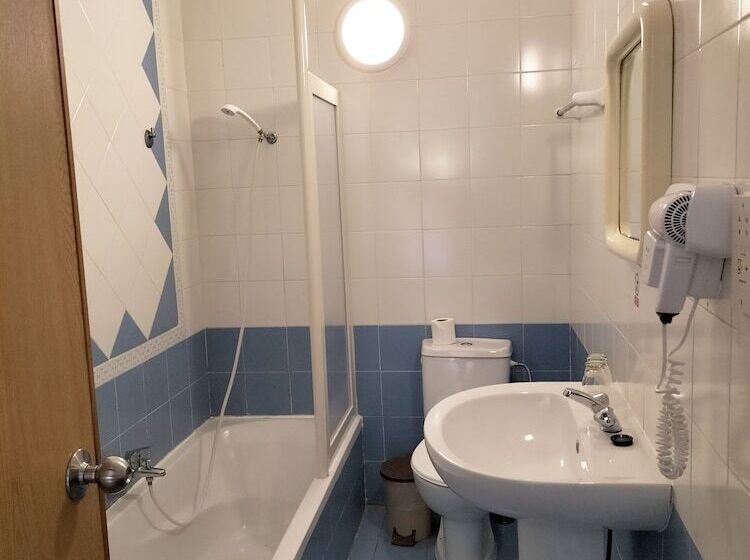 اتاق استاندارد چهار تخته, The San Anton