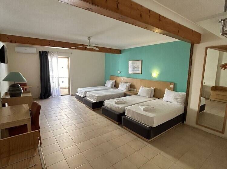 اتاق استاندارد چهار تخته, The San Anton