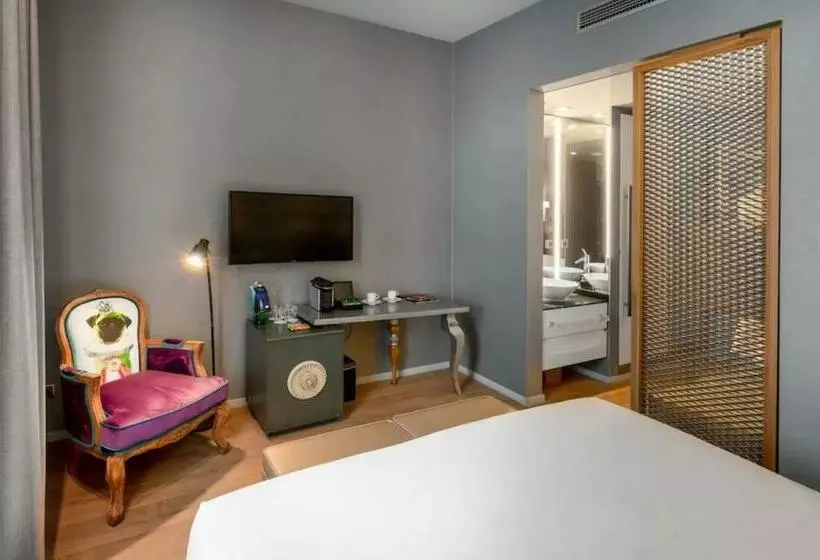 Superior-huone, 987 Design Prague