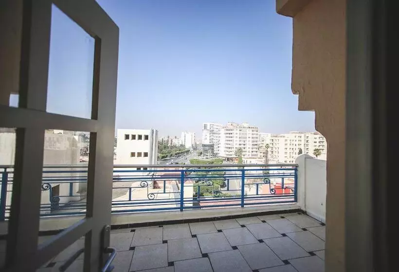 اتاق استاندارد یک نفره, Bab Mansour