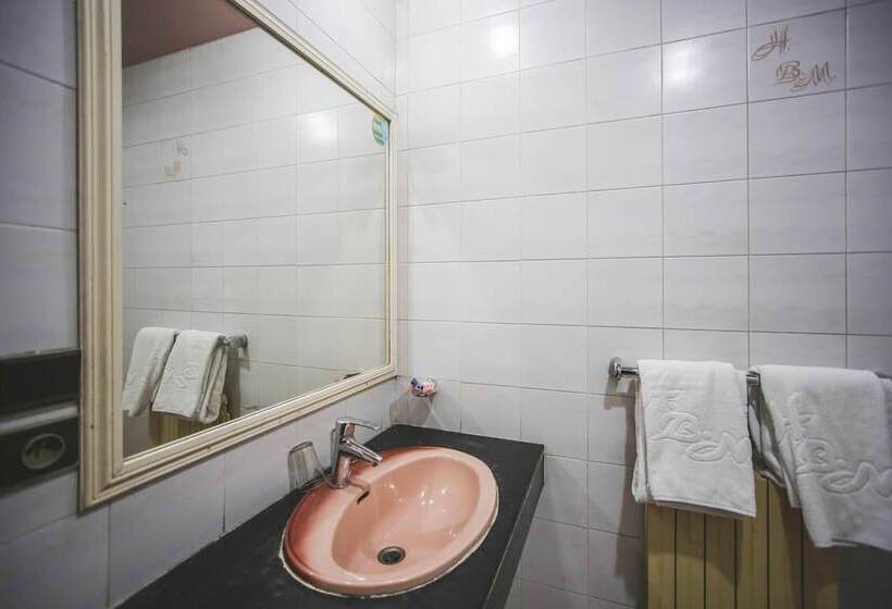 스탠다드 룸, Bab Mansour