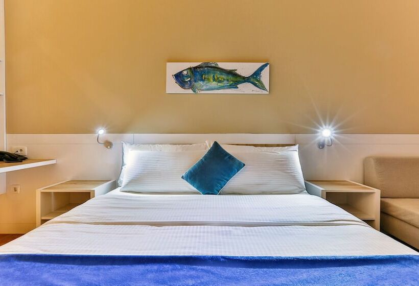 اتاق استاندارد با چشمانداز کوهستان, Carine Hotel Delfin