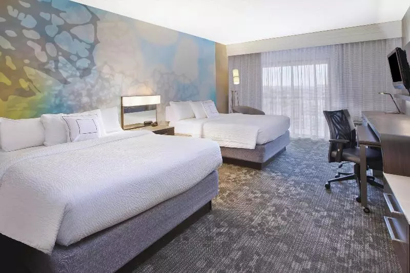 اتاق استاندارد سه نفره, Carine Hotel Delfin