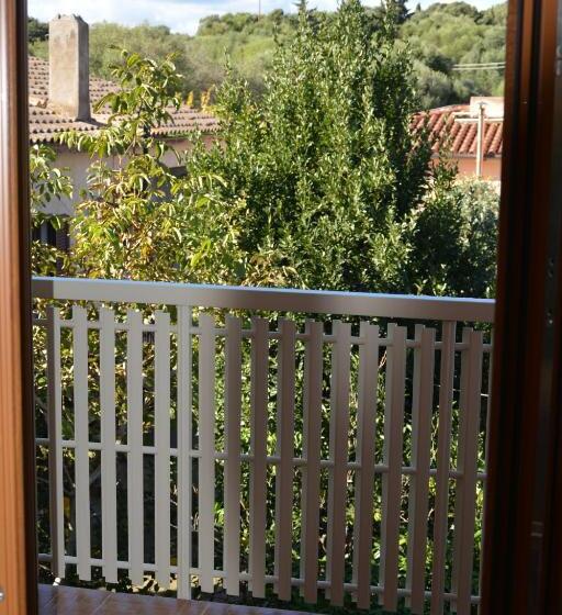 غرفة قياسية مزوَّدة بشُرفة, Citti