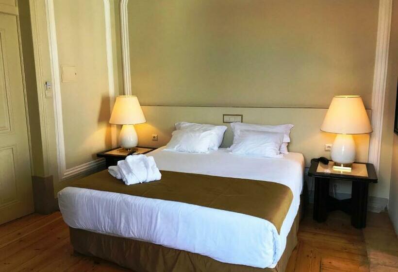 스탠다드 룸, De Moura