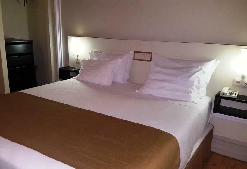 스탠다드 룸, De Moura