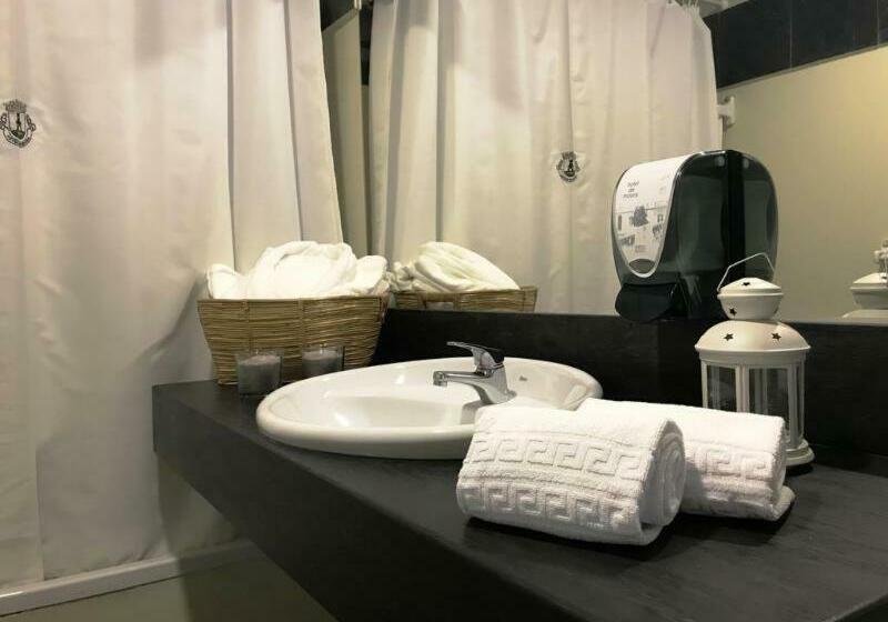 스탠다드 룸, De Moura